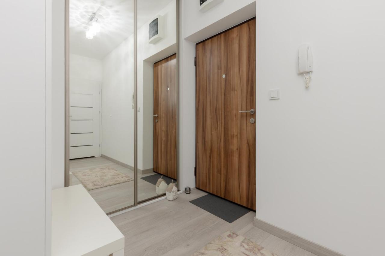 Cozy Apartment With Parking Bakalarska By Noclegi Renters Varšava Exteriér fotografie