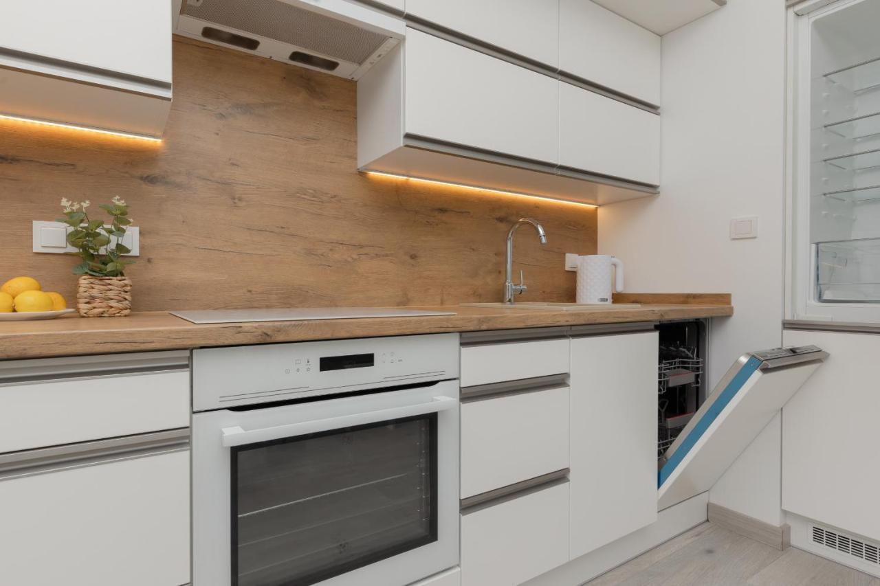 Cozy Apartment With Parking Bakalarska By Noclegi Renters Varšava Exteriér fotografie