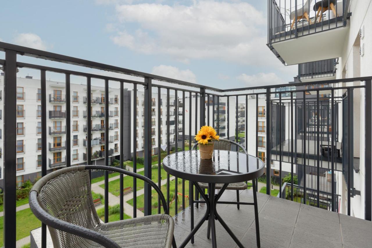 Cozy Apartment With Parking Bakalarska By Noclegi Renters Varšava Exteriér fotografie