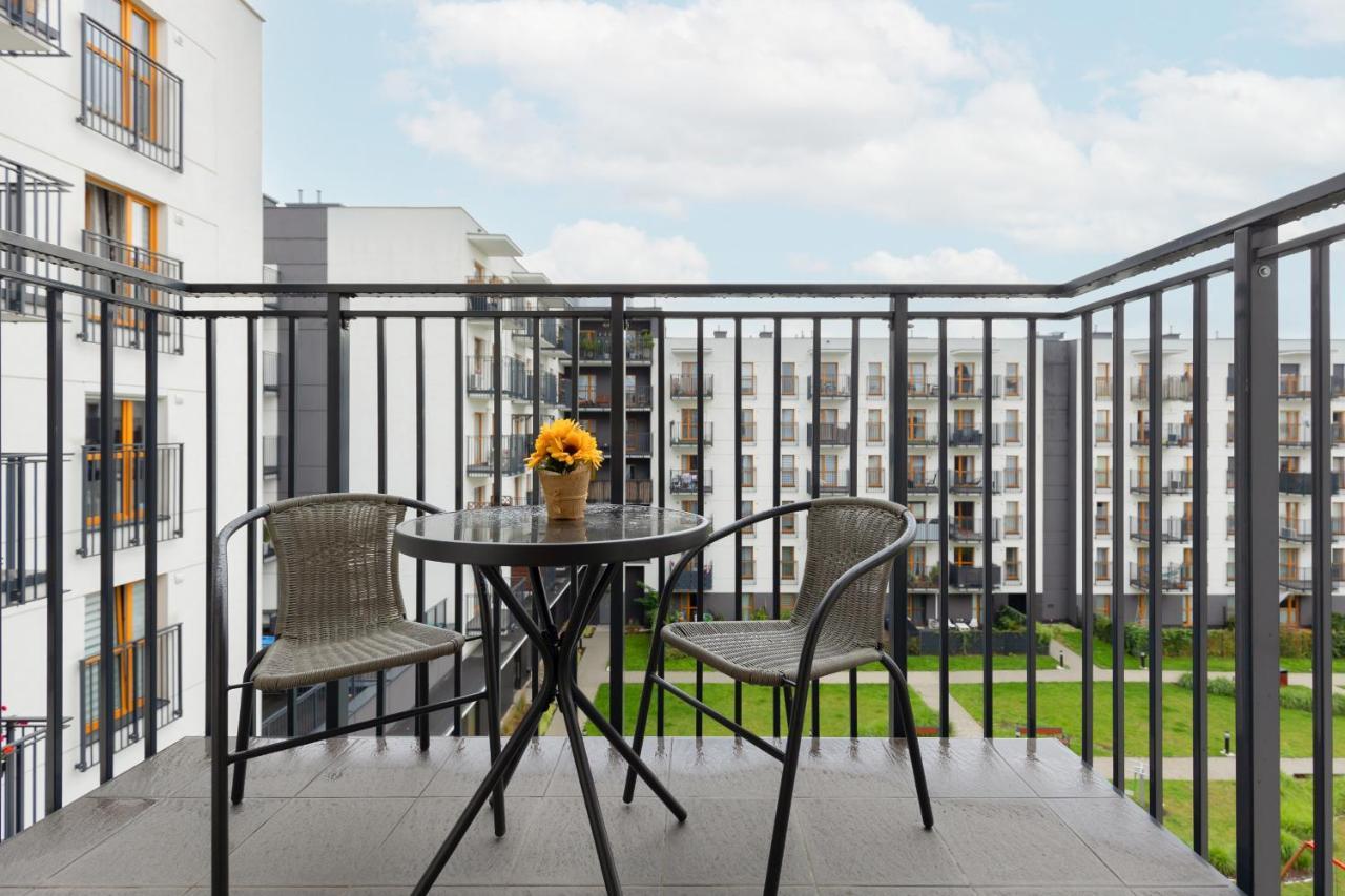 Cozy Apartment With Parking Bakalarska By Noclegi Renters Varšava Exteriér fotografie