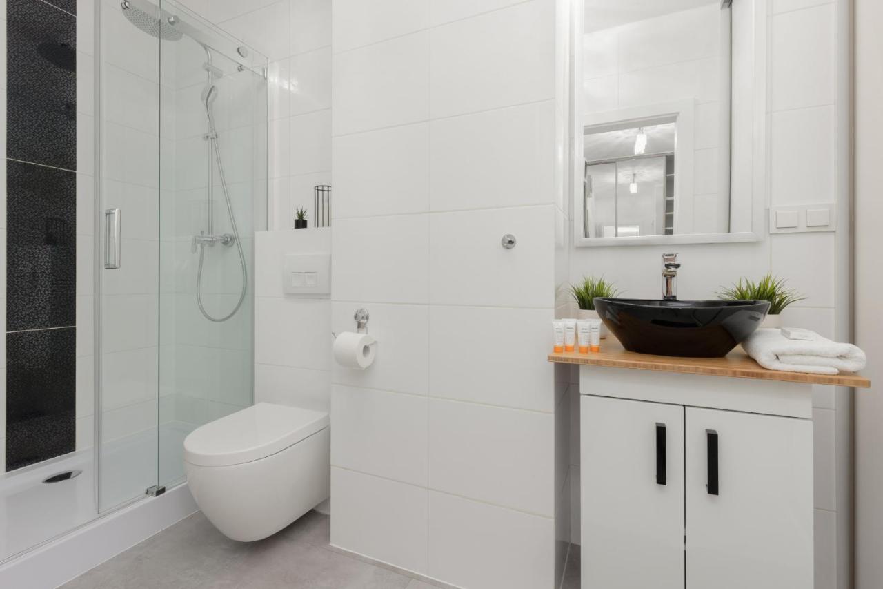 Cozy Apartment With Parking Bakalarska By Noclegi Renters Varšava Exteriér fotografie